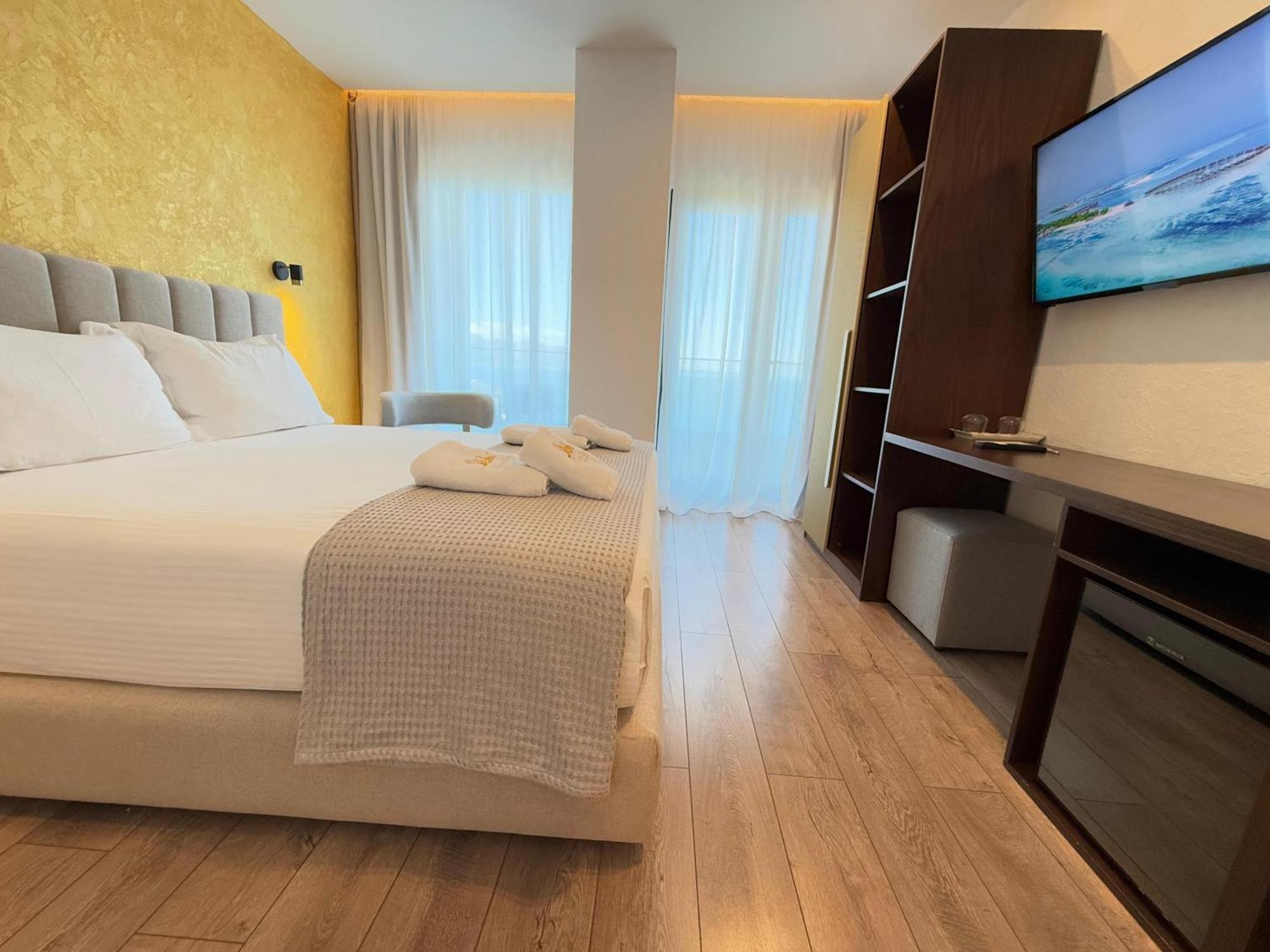 The Queen'S Lion Premium Hotel Sarande Exterior photo